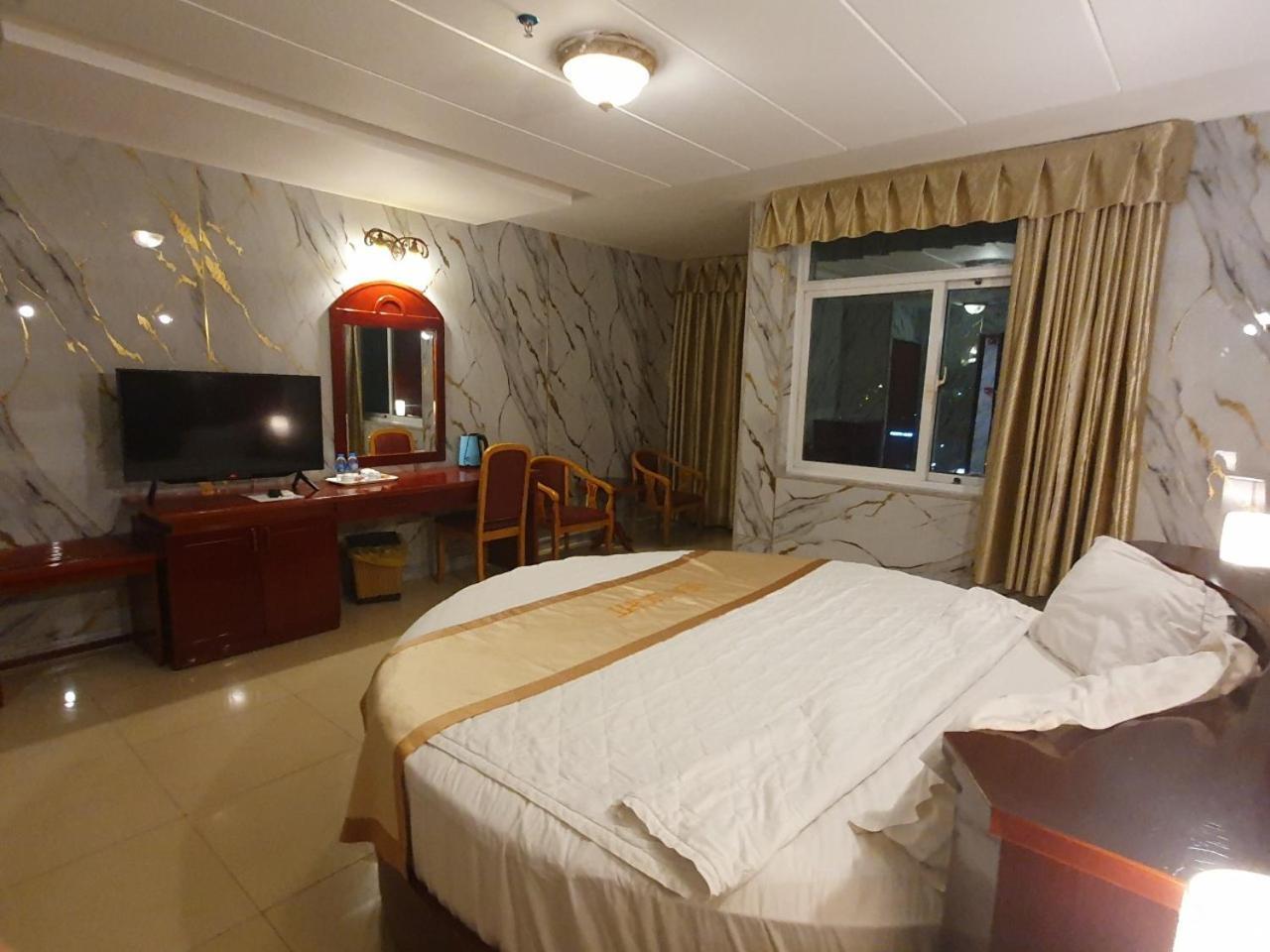 Sea Light Hotel Rach Gia Bagian luar foto