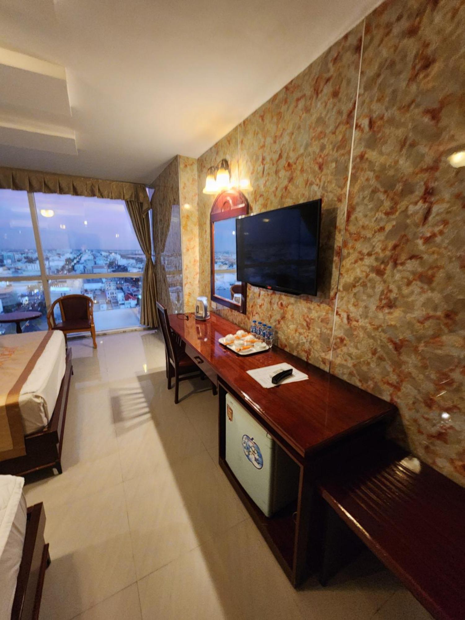 Sea Light Hotel Rach Gia Bagian luar foto