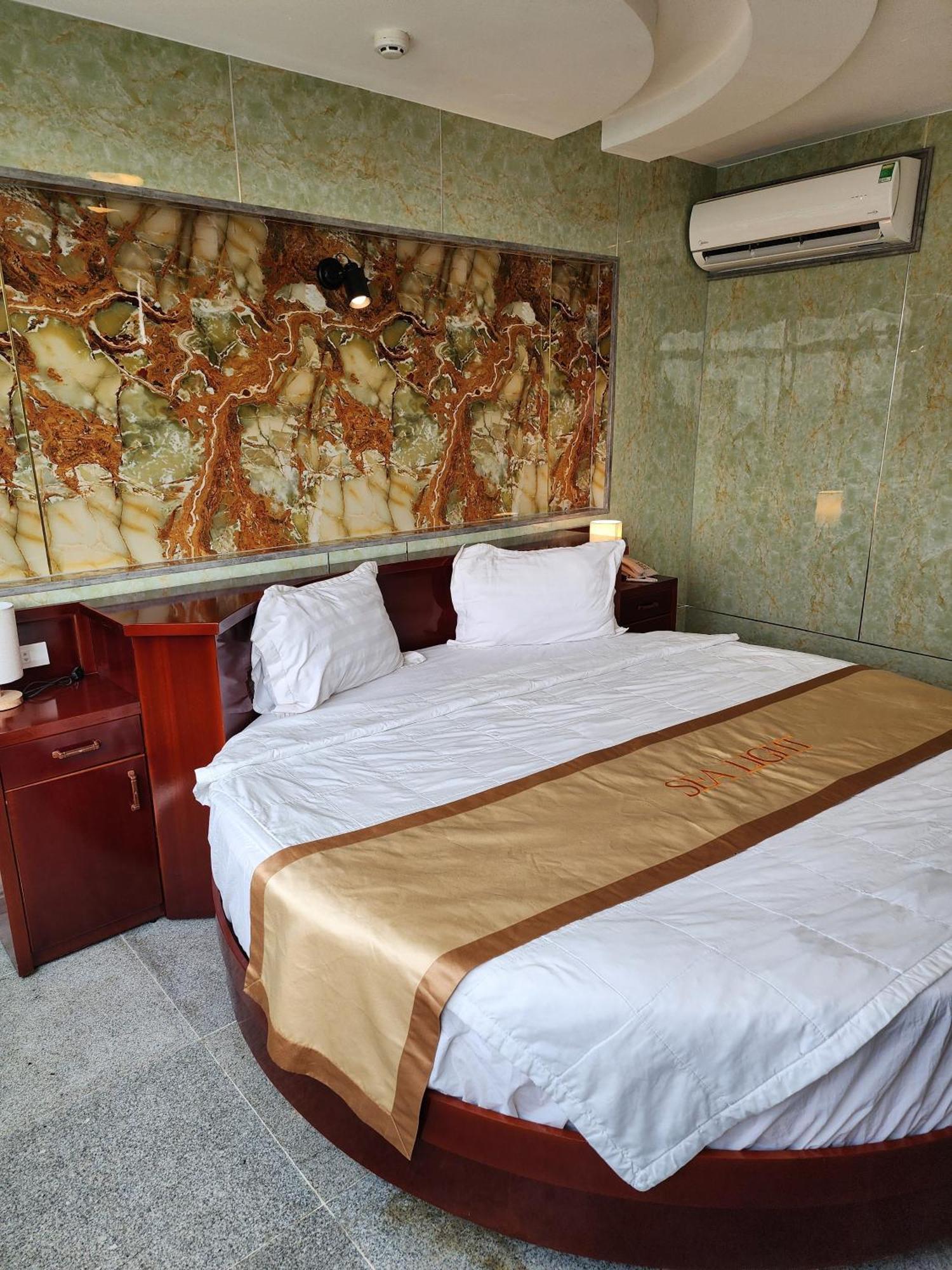 Sea Light Hotel Rach Gia Bagian luar foto
