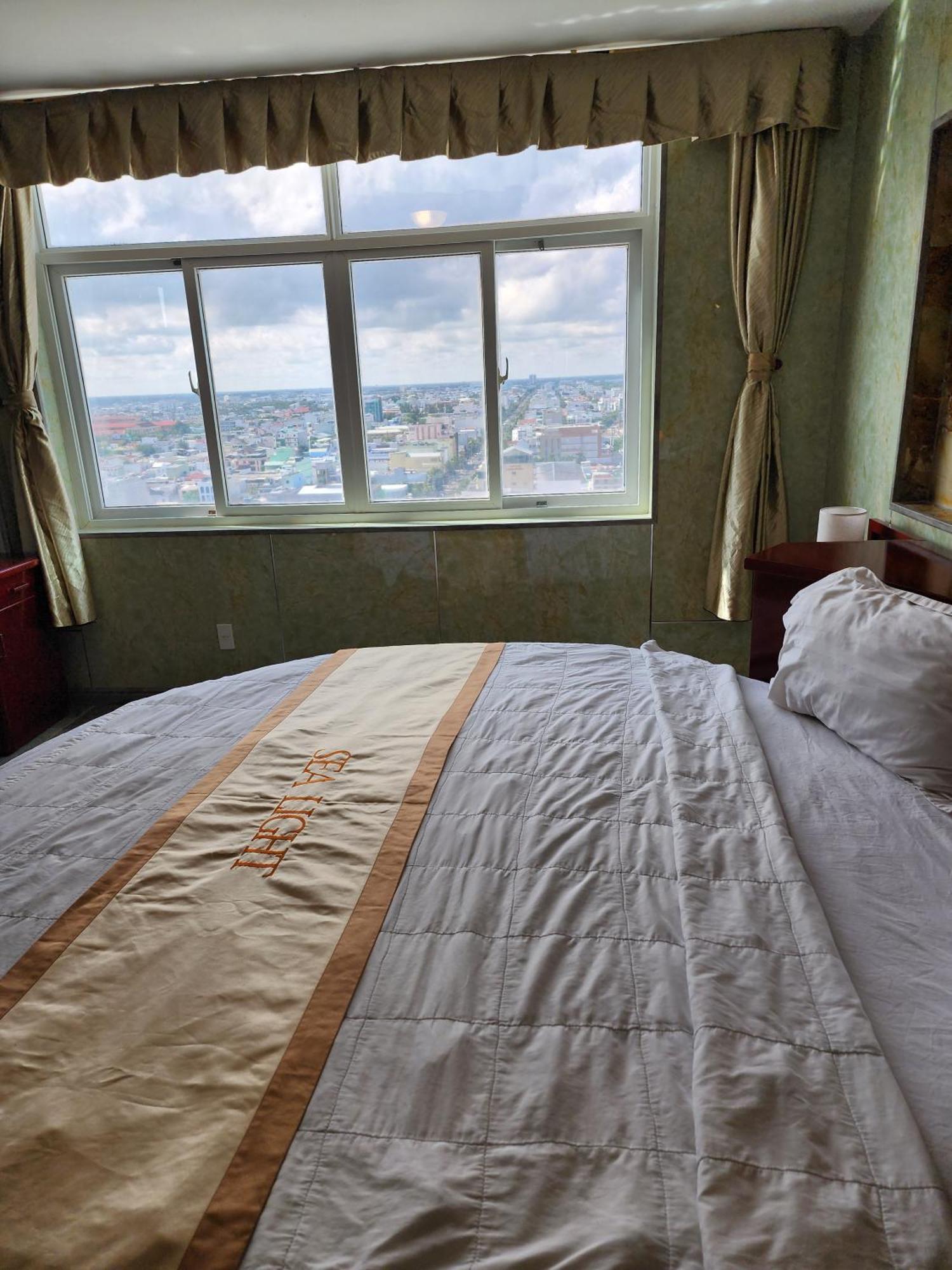 Sea Light Hotel Rach Gia Bagian luar foto